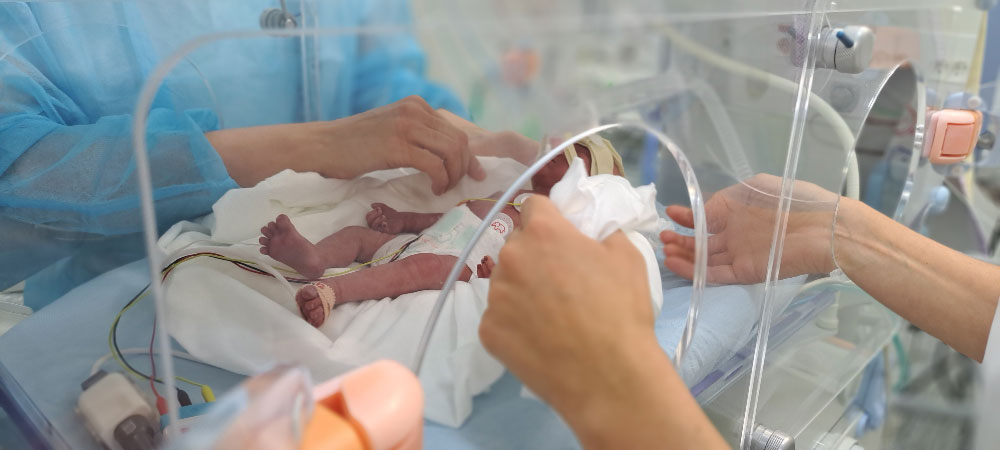 bts-audiovisuel-neonat-cerise-cinebaby